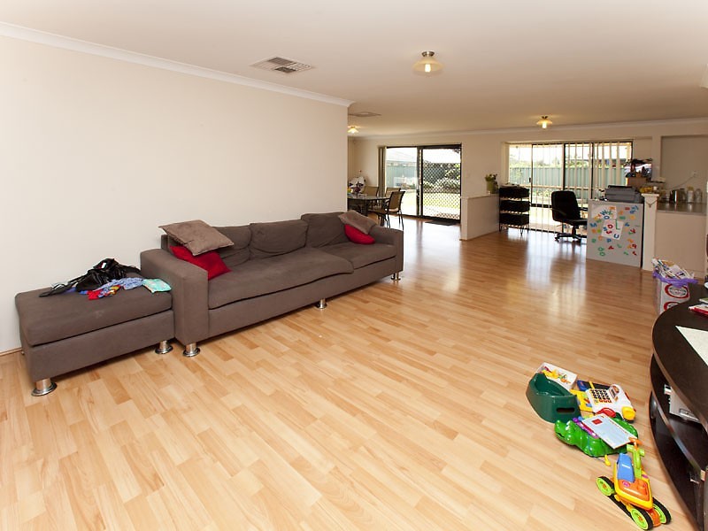 11 Fleet Circle, High Wycombe WA 6057