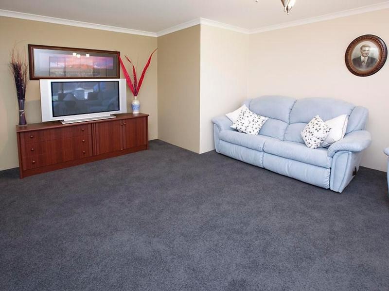 4 Foxglove Avenue, High Wycombe WA 6057