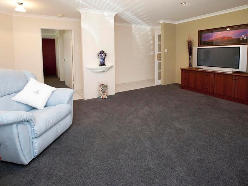 4 Foxglove Avenue, High Wycombe WA 6057