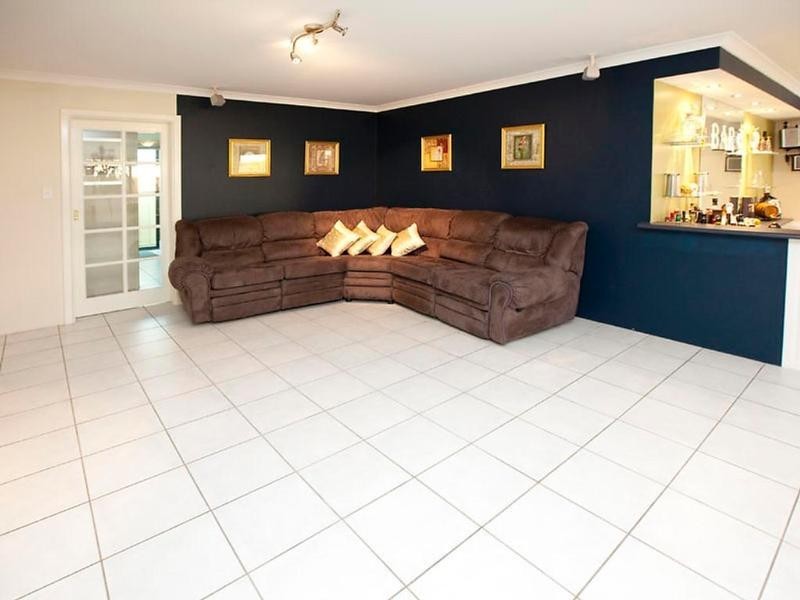 4 Foxglove Avenue, High Wycombe WA 6057