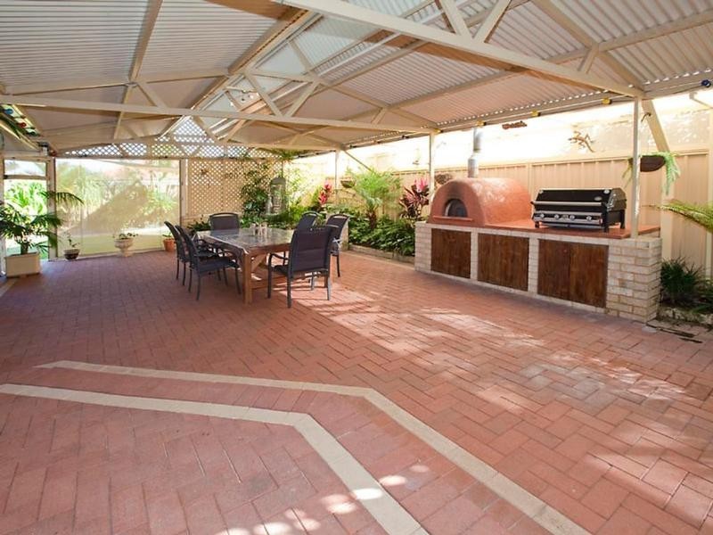 4 Foxglove Avenue, High Wycombe WA 6057