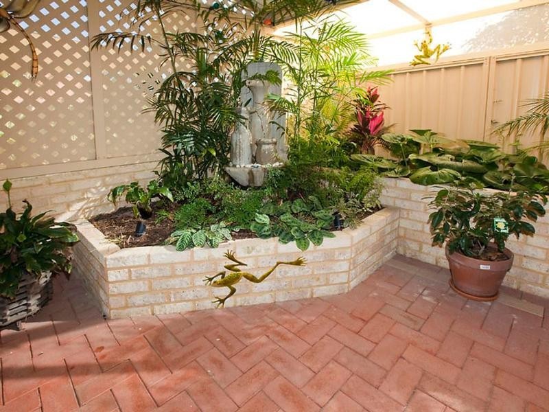 4 Foxglove Avenue, High Wycombe WA 6057