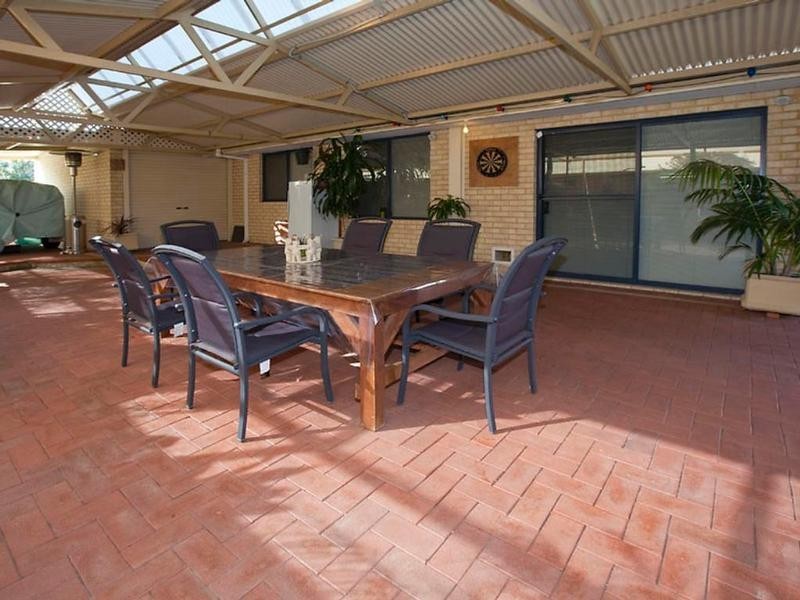 4 Foxglove Avenue, High Wycombe WA 6057