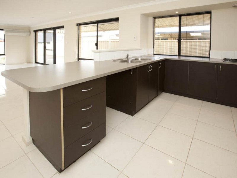 82 Hardey East Road, Wattle Grove WA 6107