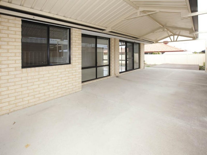 82 Hardey East Road, Wattle Grove WA 6107