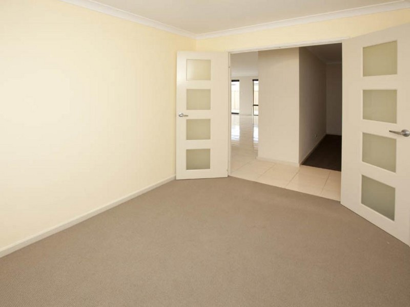 82 Hardey East Road, Wattle Grove WA 6107
