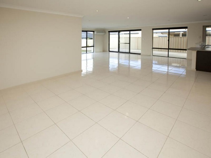 82 Hardey East Road, Wattle Grove WA 6107