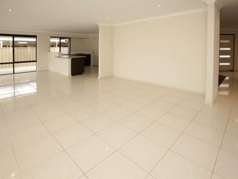 82 Hardey East Road, Wattle Grove WA 6107