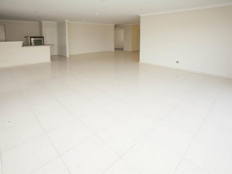 82 Hardey East Road, Wattle Grove WA 6107