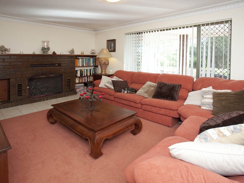 41 Lyndhurst Road, Kalamunda WA 6076