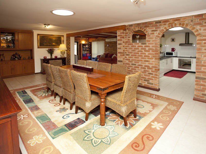 41 Lyndhurst Road, Kalamunda WA 6076