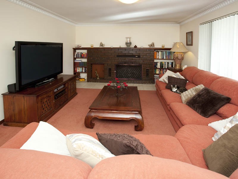 41 Lyndhurst Road, Kalamunda WA 6076