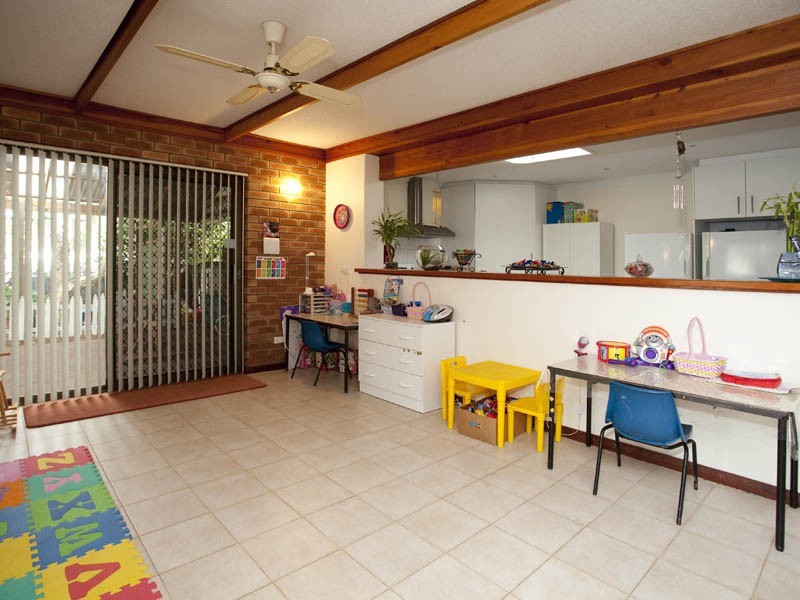 41 Lyndhurst Road, Kalamunda WA 6076