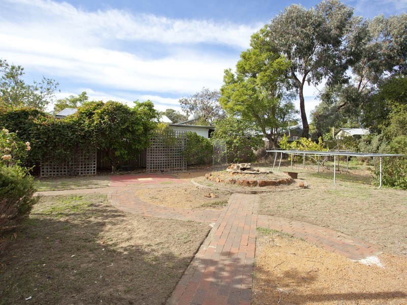 41 Lyndhurst Road, Kalamunda WA 6076