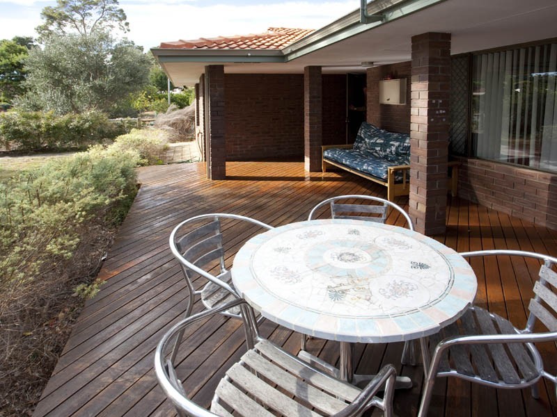 41 Lyndhurst Road, Kalamunda WA 6076