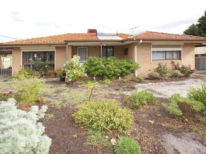 27 Grasmere Way, Kelmscott WA 6111