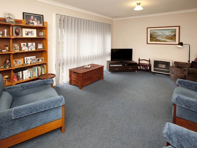 27 Grasmere Way, Kelmscott WA 6111
