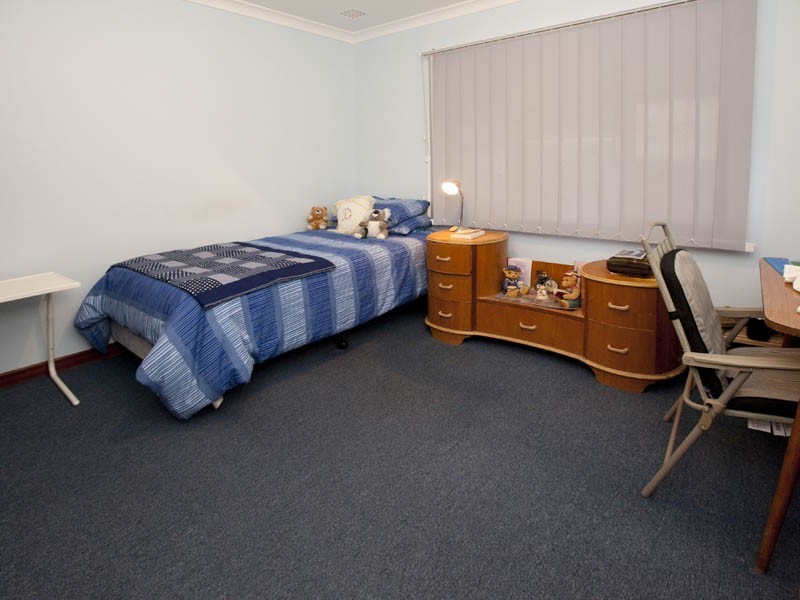 27 Grasmere Way, Kelmscott WA 6111