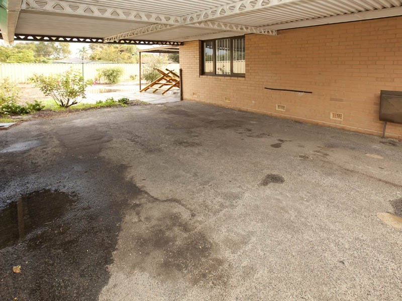 27 Grasmere Way, Kelmscott WA 6111