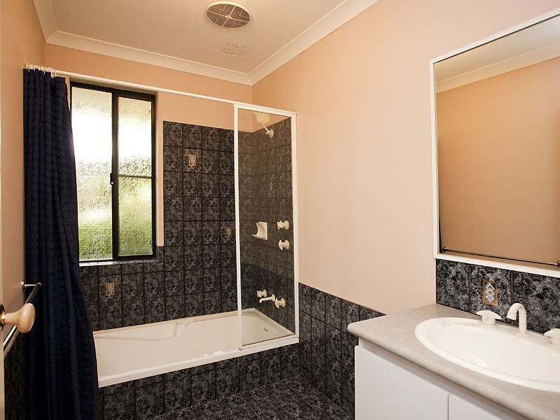 25 Regelia Turn, Ellenbrook WA 6069