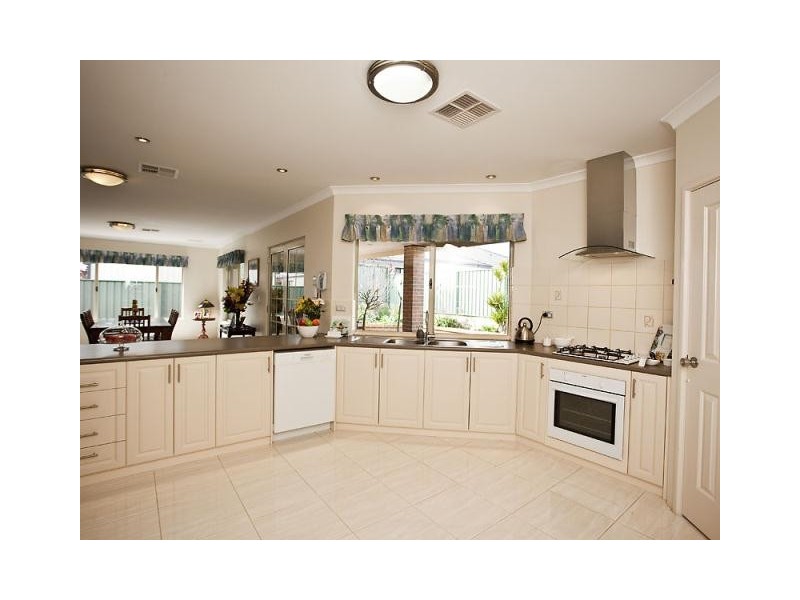 51 Benson Way, High Wycombe WA 6057