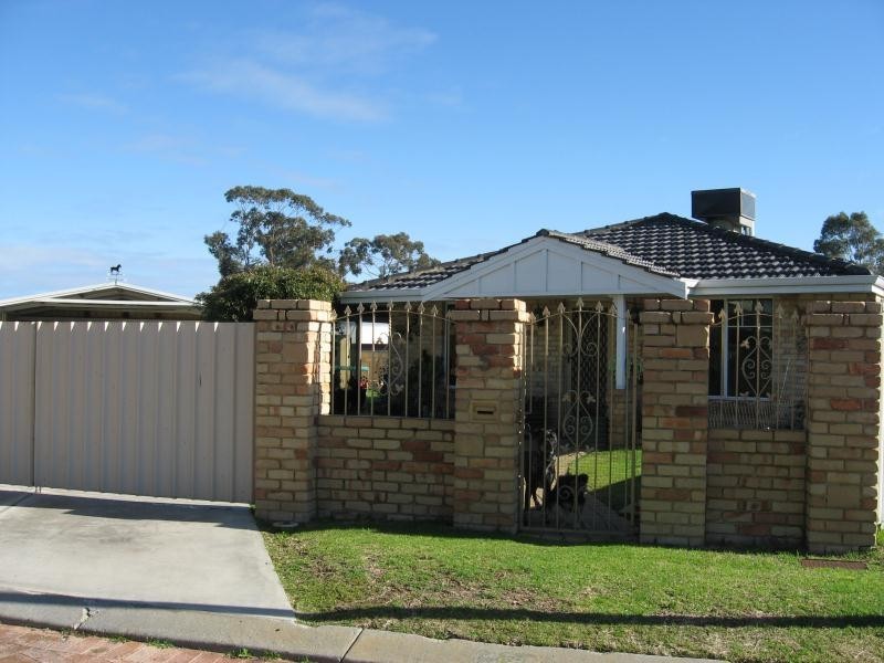 5 Bodney Court, High Wycombe WA 6057