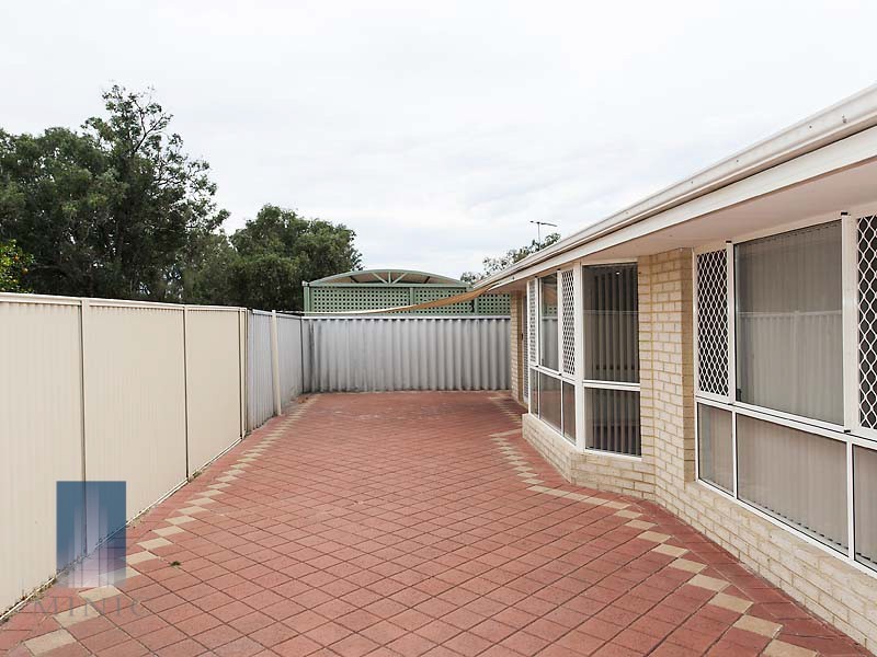 32 Salesian Court, Queens Park WA 6107