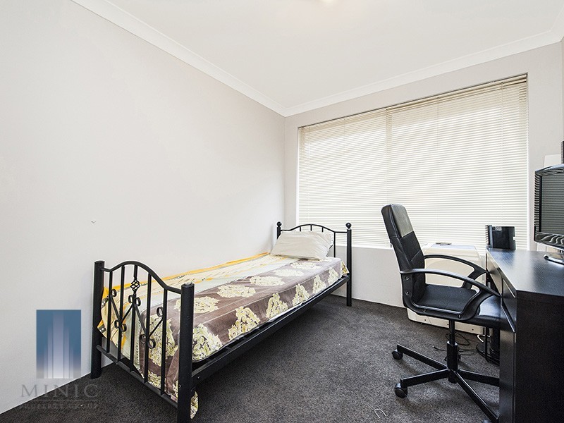 54 Salesian Court, Queens Park WA 6107