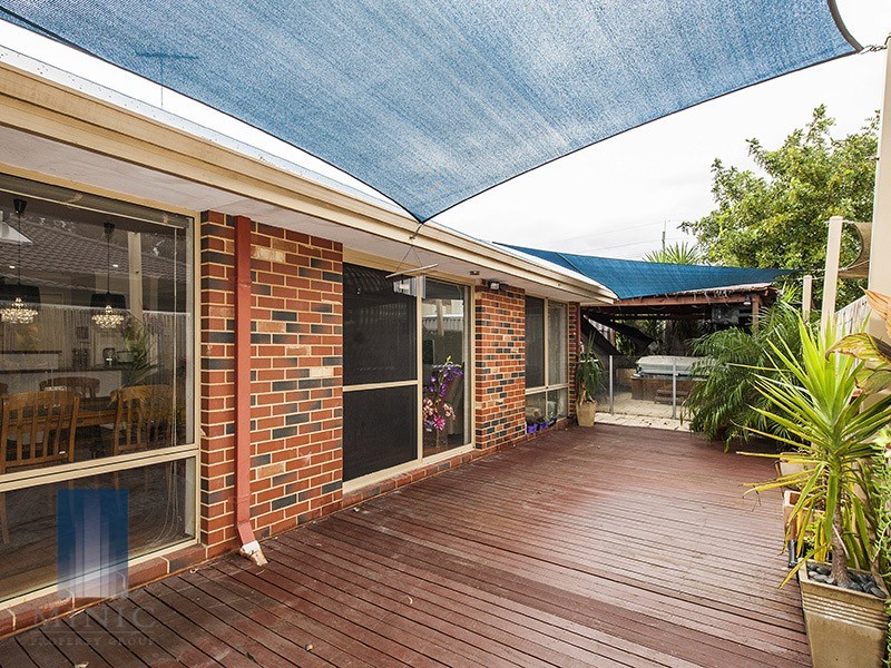 54 Salesian Court, Queens Park WA 6107