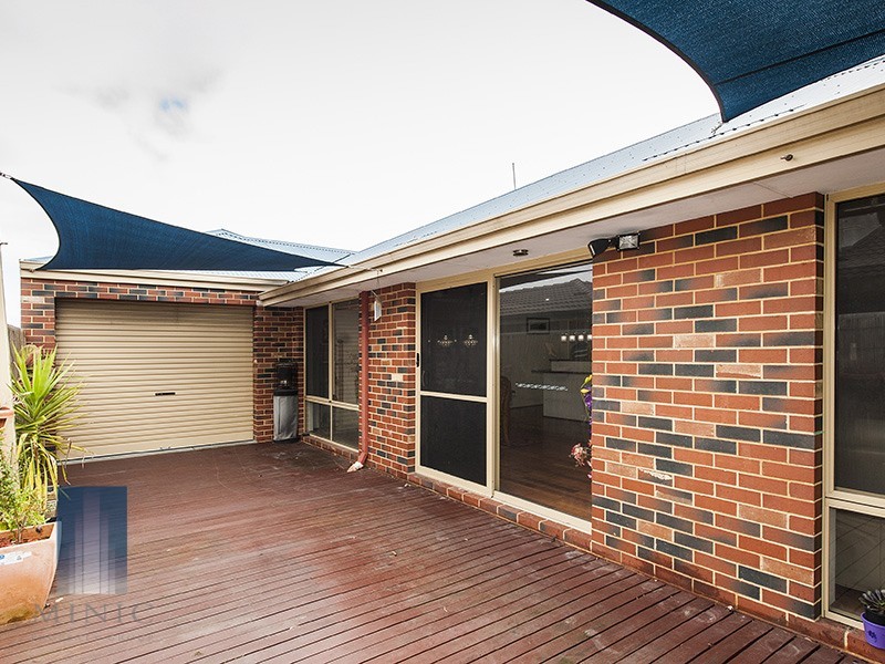 54 Salesian Court, Queens Park WA 6107
