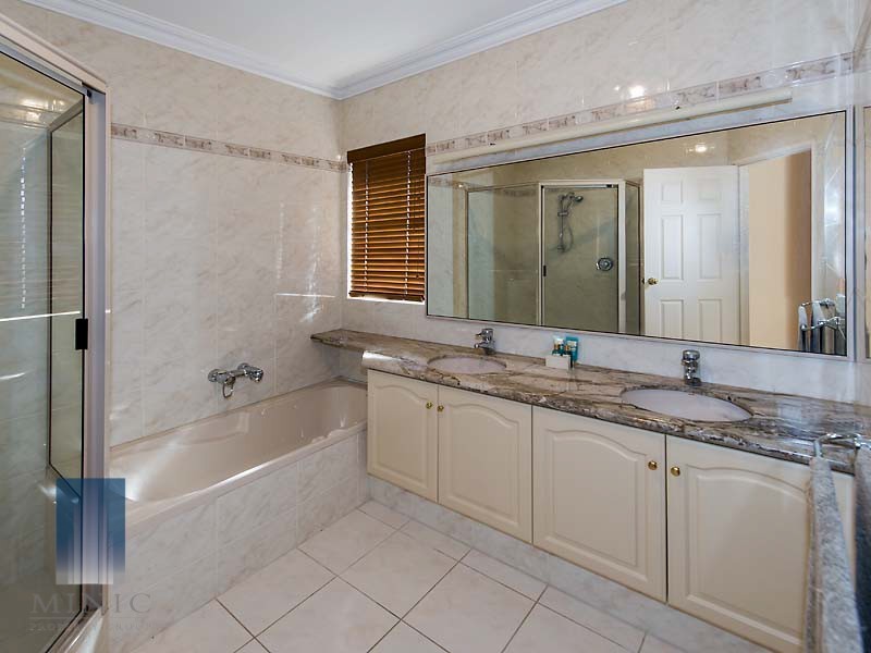 26B Rossmoyne Drive, Rossmoyne WA 6148