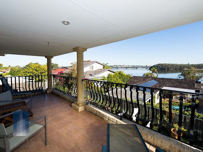 26B Rossmoyne Drive, Rossmoyne WA 6148