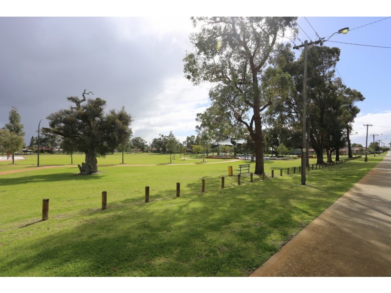 5B Menzies Place, Thornlie WA 6108