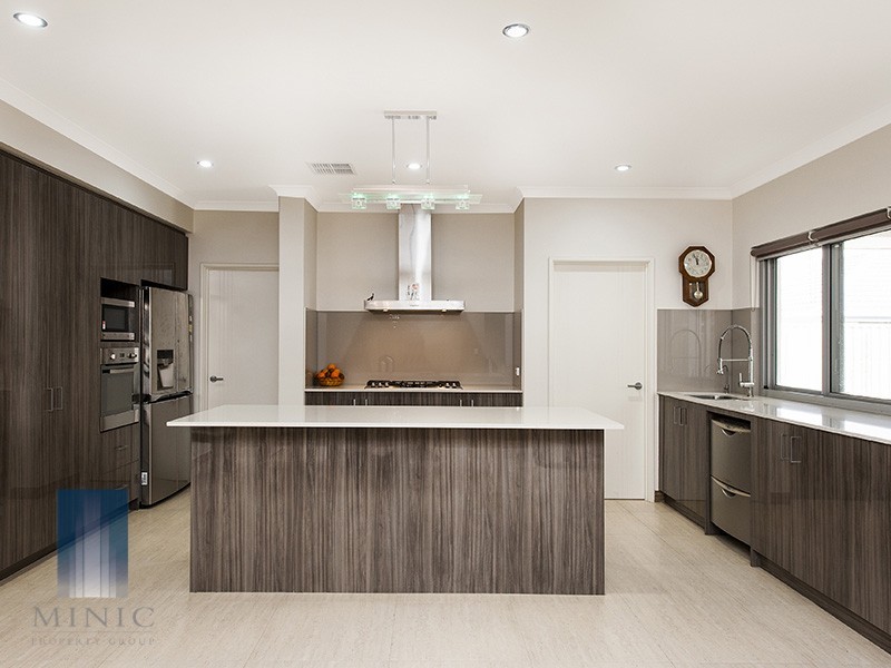 18 Nuffield Street, Piara Waters WA 6112