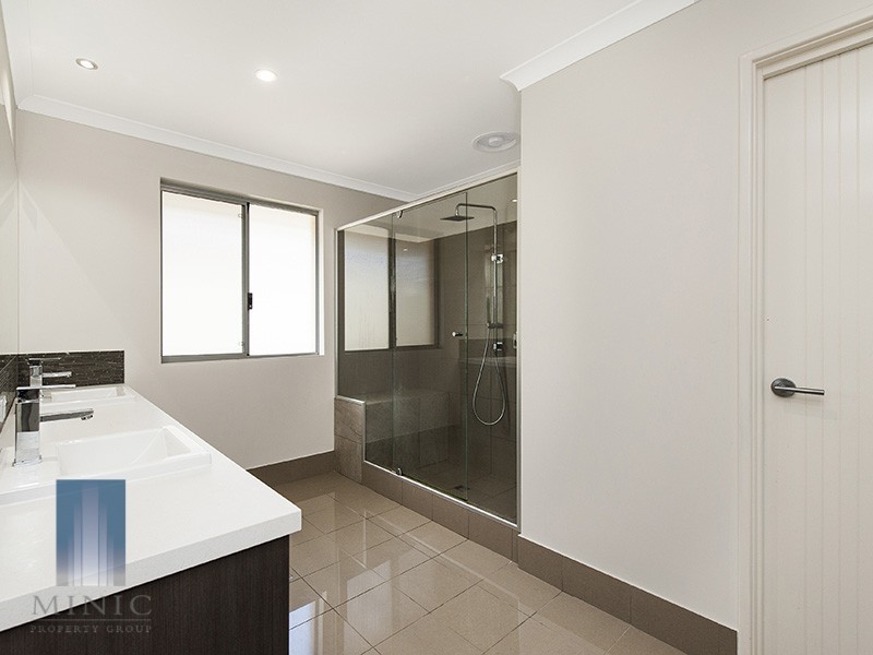 18 Nuffield Street, Piara Waters WA 6112