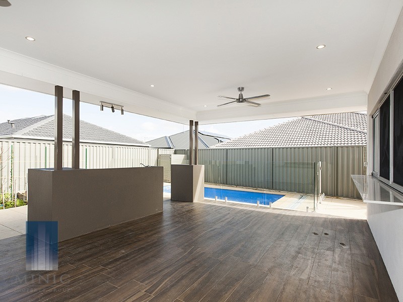 18 Nuffield Street, Piara Waters WA 6112