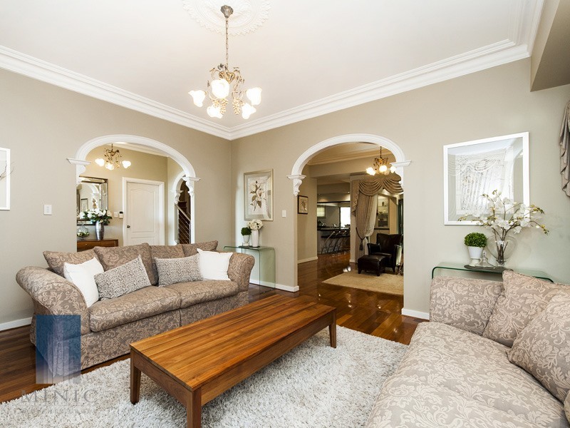 27 Stitfold Promenade, Salter Point WA 6152