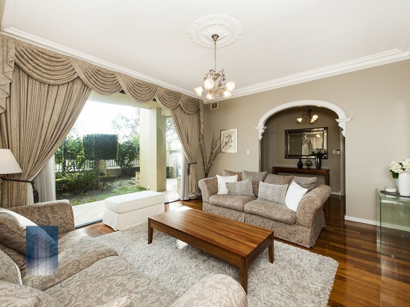 27 Stitfold Promenade, Salter Point WA 6152