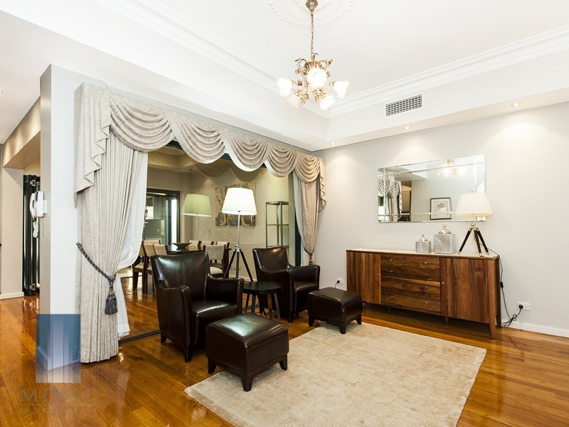 27 Stitfold Promenade, Salter Point WA 6152