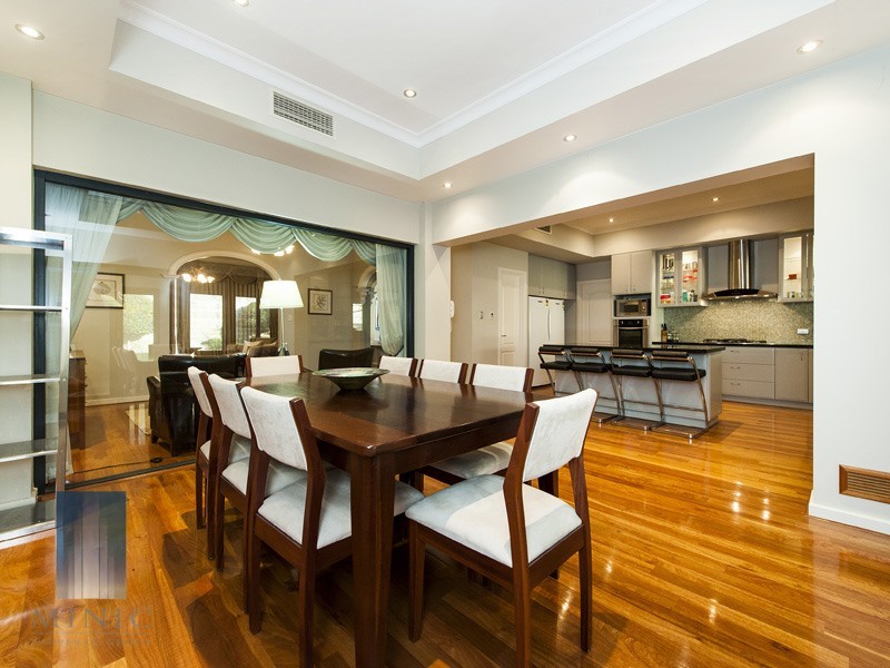 27 Stitfold Promenade, Salter Point WA 6152