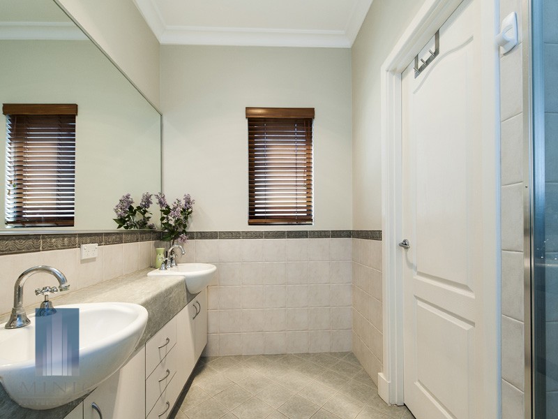 27 Stitfold Promenade, Salter Point WA 6152