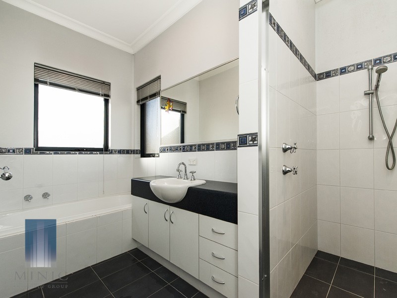 27 Stitfold Promenade, Salter Point WA 6152