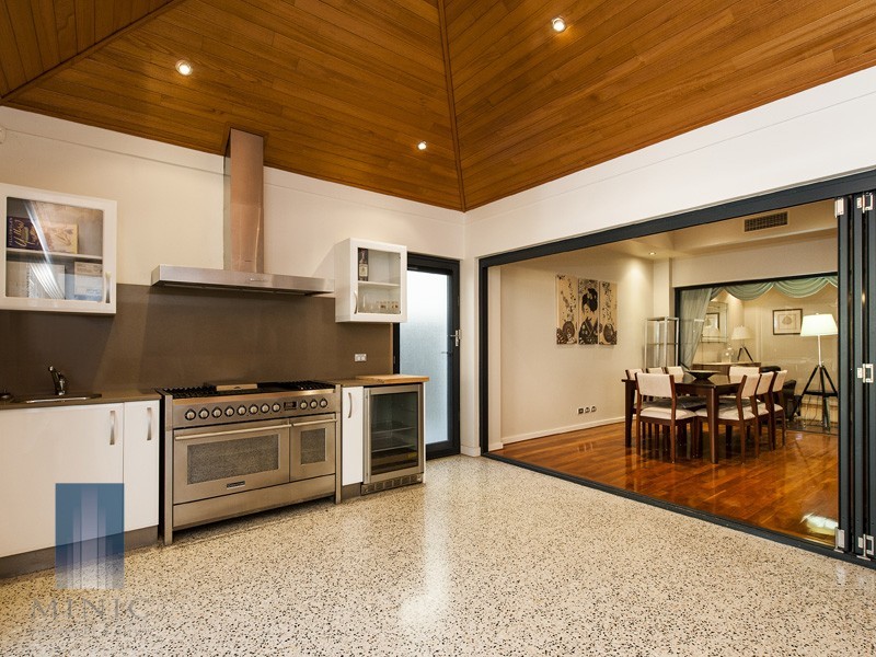 27 Stitfold Promenade, Salter Point WA 6152