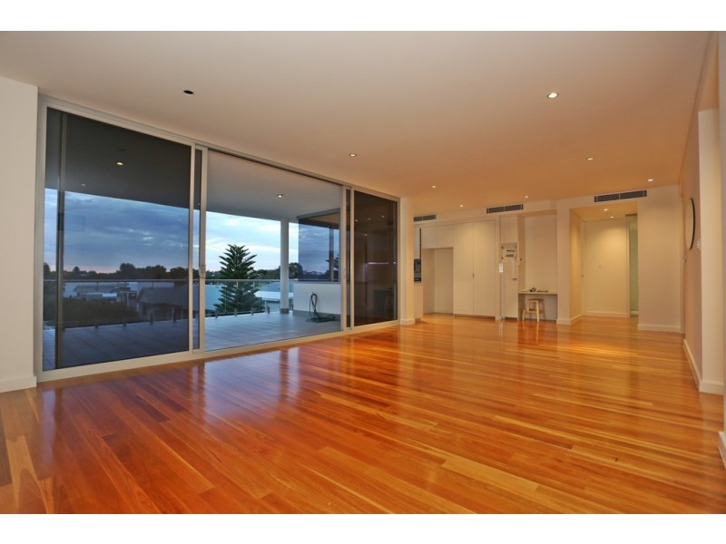 14/30 South Beach Promenande, North Coogee WA 6163