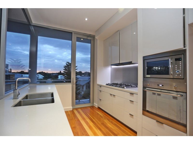 14/30 South Beach Promenande, North Coogee WA 6163