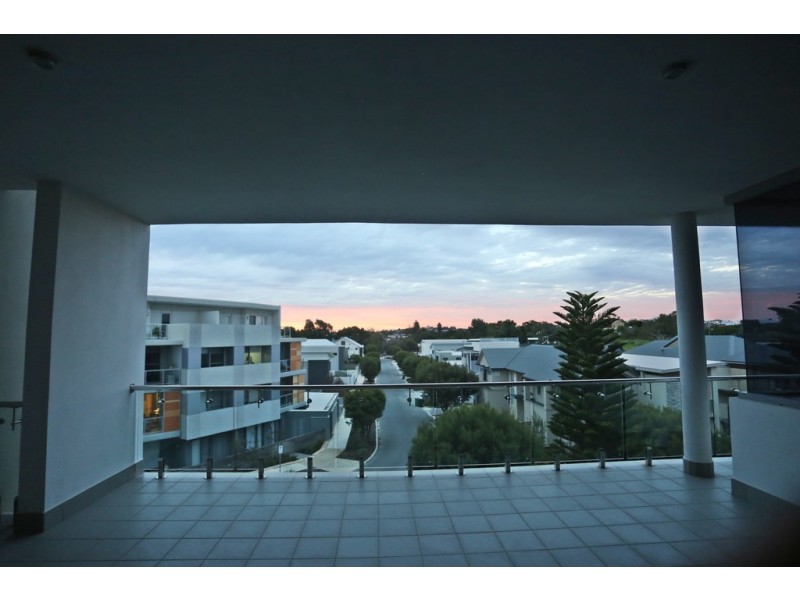 14/30 South Beach Promenande, North Coogee WA 6163