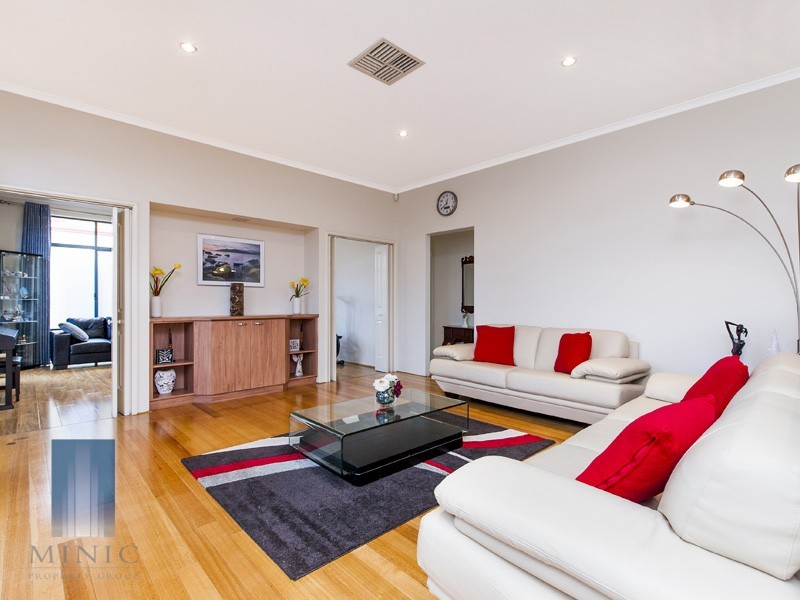 45 Gentilli Way, Salter Point WA 6152