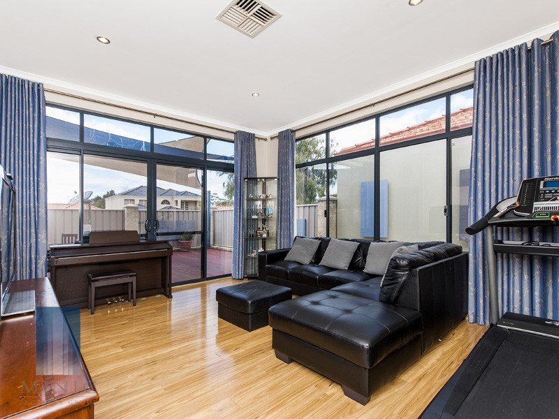 45 Gentilli Way, Salter Point WA 6152