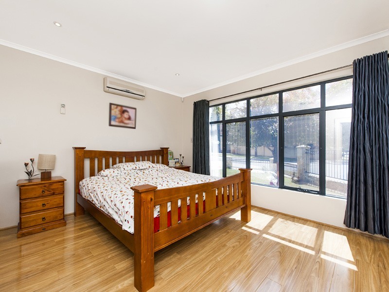 45 Gentilli Way, Salter Point WA 6152