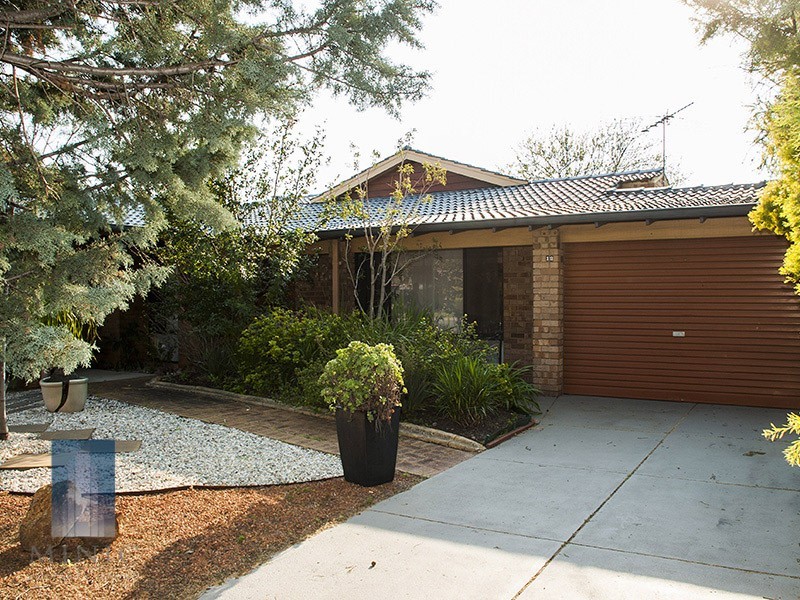 12 Doomben Court, Willetton WA 6155